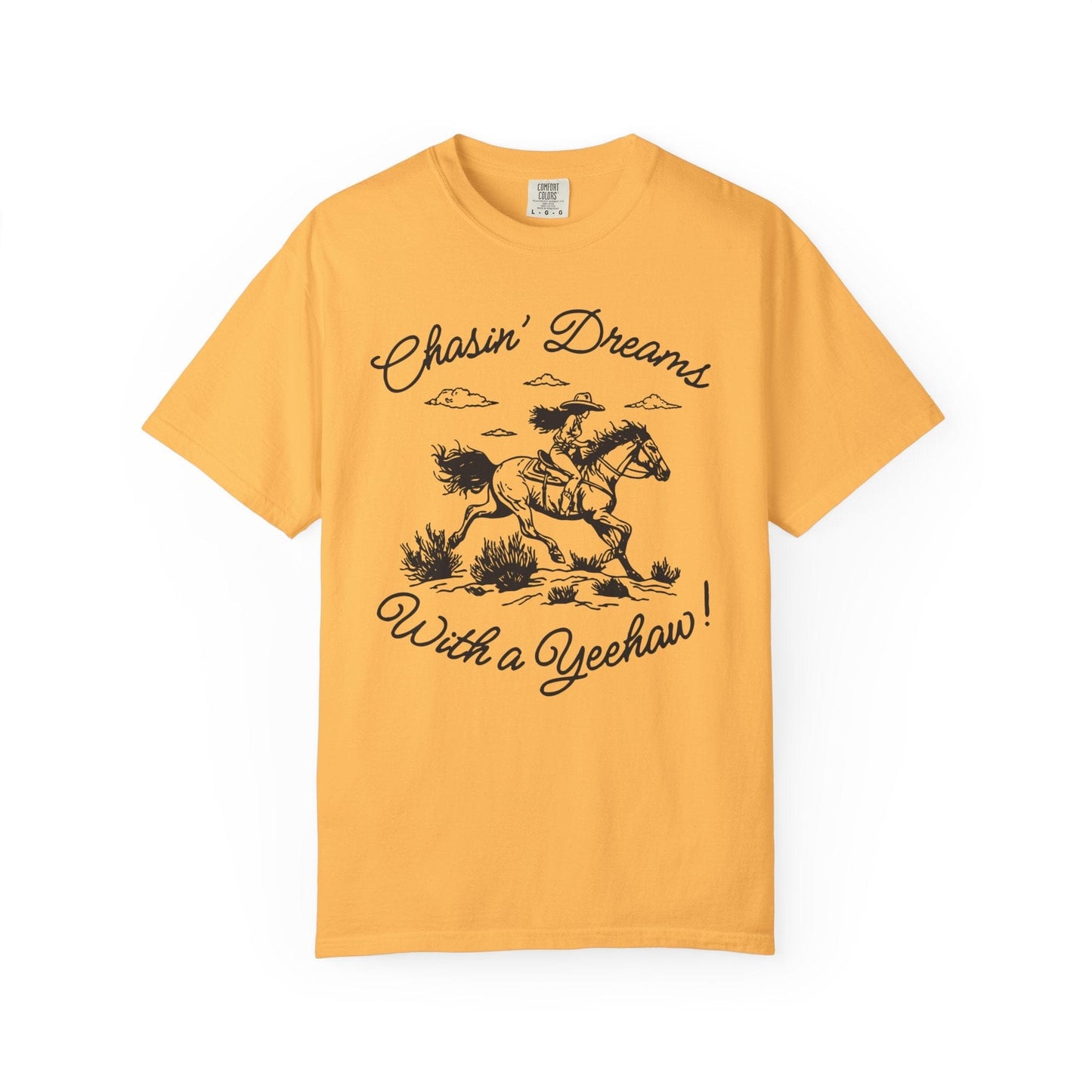 Chasin’ Dreams With a Yeehaw Tee – Retro Cowgirl Line Art Shirt